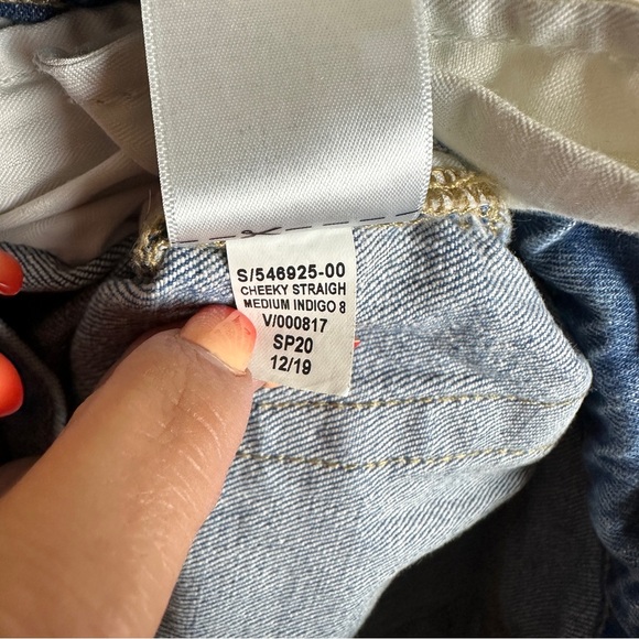 Gap | The Cheeky Straight Leg Jean in Light Vintage Wash Women’s Size 0 / 25 - Picture 12 of 15